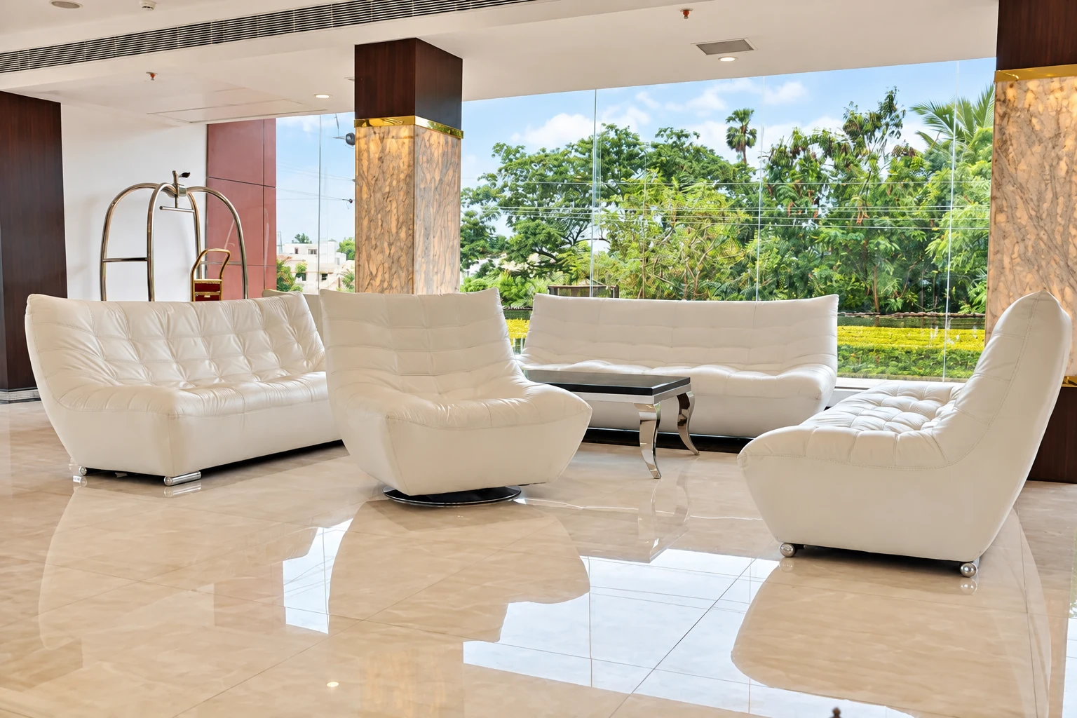 Lobby lounge